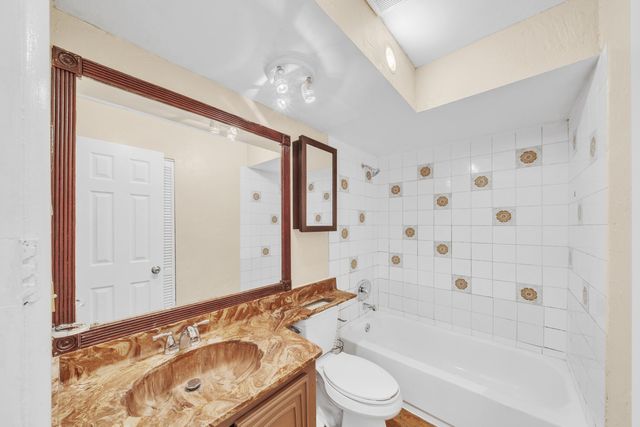 221 NW 43rd Place, Deerfield Beach, FL 33064