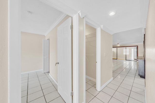 221 NW 43rd Place, Deerfield Beach, FL 33064