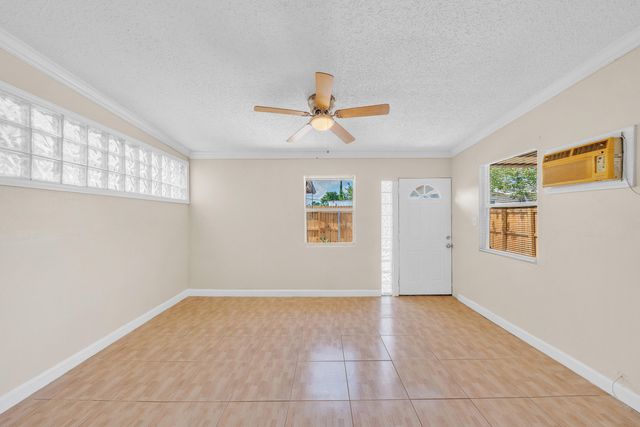 221 NW 43rd Place, Deerfield Beach, FL 33064