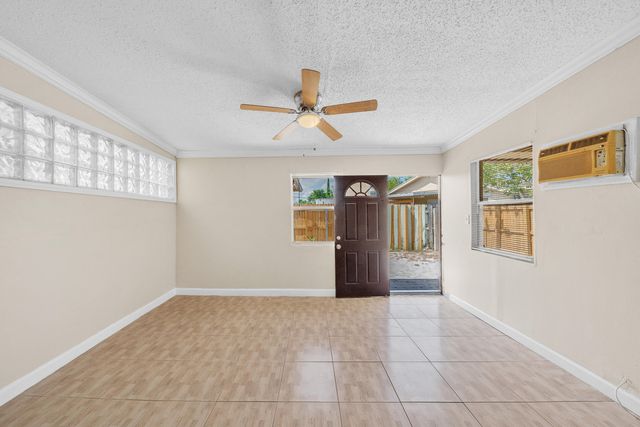 221 NW 43rd Place, Deerfield Beach, FL 33064