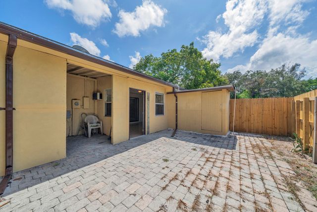 221 NW 43rd Place, Deerfield Beach, FL 33064