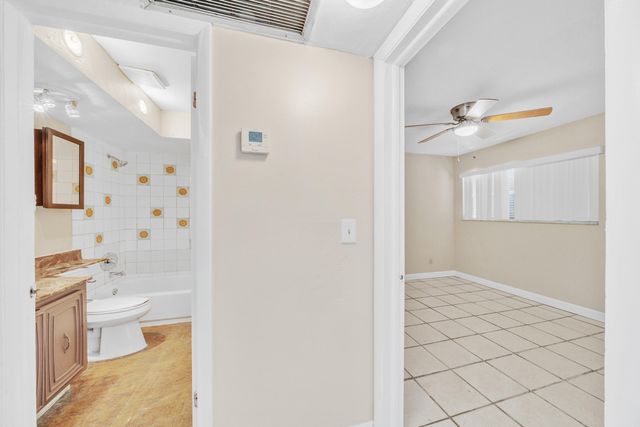 221 NW 43rd Place, Deerfield Beach, FL 33064