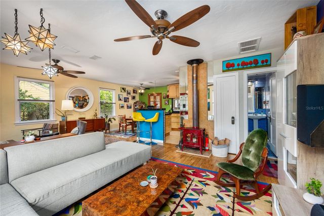 1017 NE 8TH AVENUE, Gainesville, FL 32601