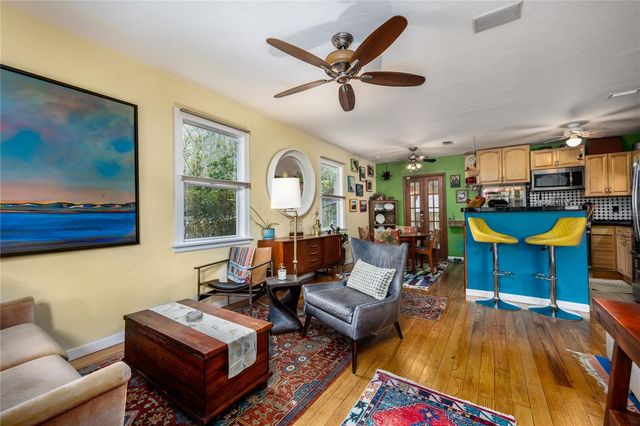 1017 NE 8TH AVENUE, Gainesville, FL 32601