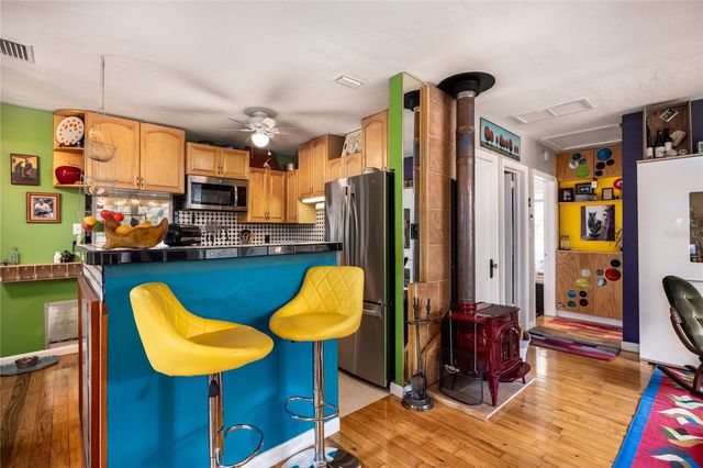 1017 NE 8TH AVENUE, Gainesville, FL 32601