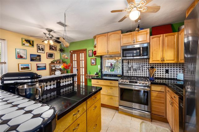 1017 NE 8TH AVENUE, Gainesville, FL 32601