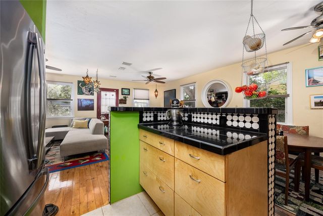 1017 NE 8TH AVENUE, Gainesville, FL 32601