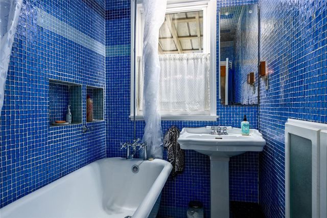 1017 NE 8TH AVENUE, Gainesville, FL 32601