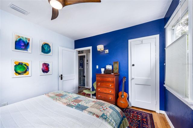 1017 NE 8TH AVENUE, Gainesville, FL 32601