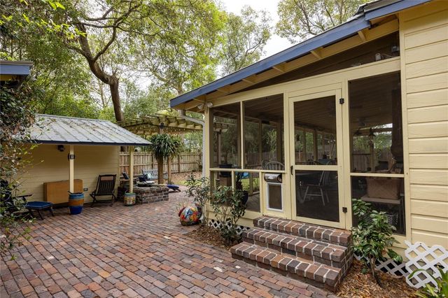 1017 NE 8TH AVENUE, Gainesville, FL 32601