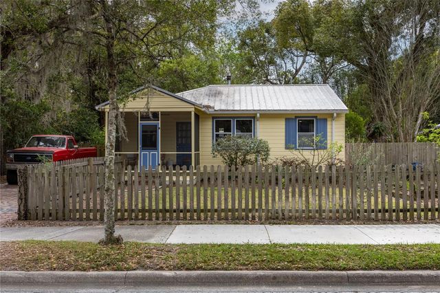 1017 NE 8TH AVENUE, Gainesville, FL 32601