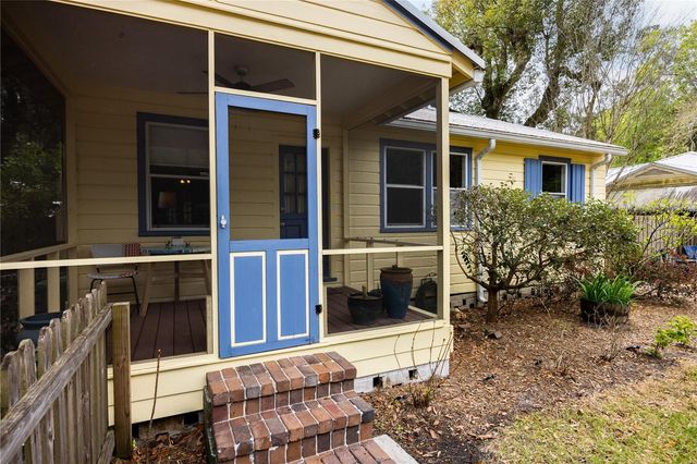 1017 NE 8TH AVENUE, Gainesville, FL 32601