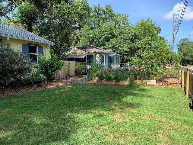 1017 NE 8TH AVENUE, Gainesville, FL 32601