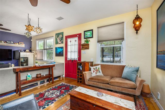 1017 NE 8TH AVENUE, Gainesville, FL 32601