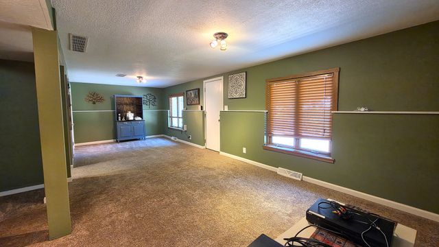 1410 Broadview Drive, Bettendorf, IA 52722