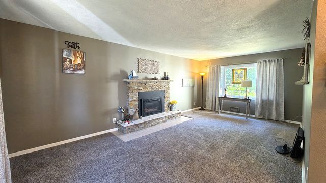 1410 Broadview Drive, Bettendorf, IA 52722