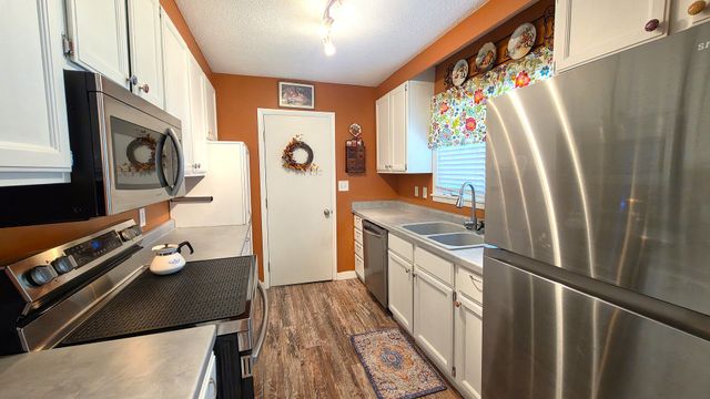 1410 Broadview Drive, Bettendorf, IA 52722
