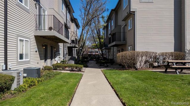 224 Willis Avenue, Royal Oak, MI 48067