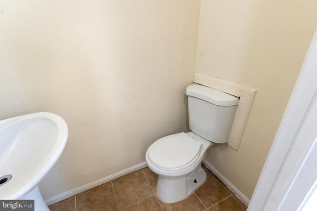 1739 COUNTRYWOOD CT, Landover, MD 20785