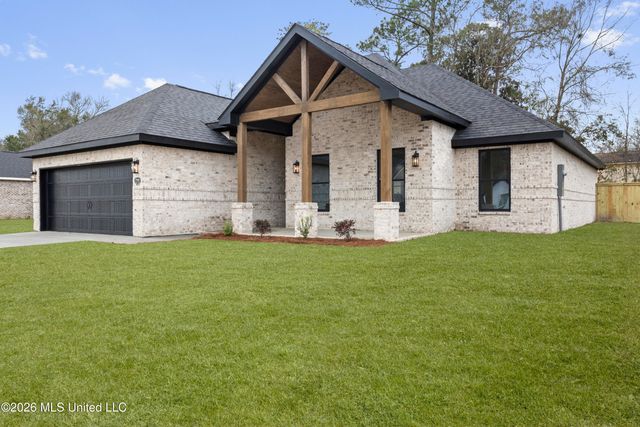 1601 Fairway Drive, Gautier, MS 39553