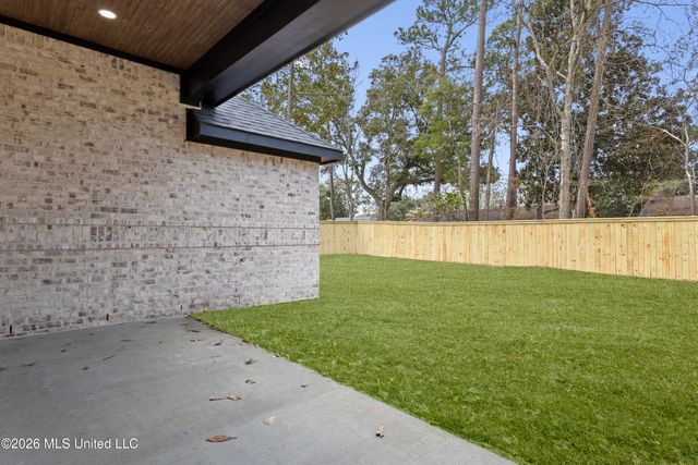 1601 Fairway Drive, Gautier, MS 39553