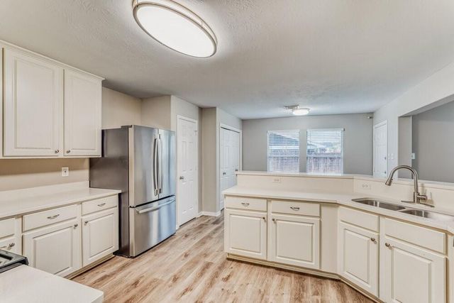 6207 Winter Oak Street, Pearland, TX 77584