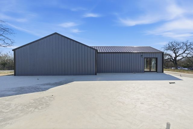 1355 Friendship Road, Weatherford, TX 76085