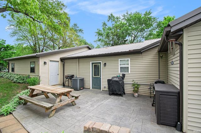 13495 N Hillside Drive, Syracuse, IN 46567