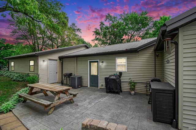 13495 N Hillside Drive, Syracuse, IN 46567