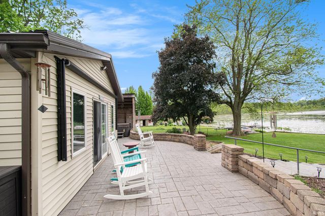 13495 N Hillside Drive, Syracuse, IN 46567