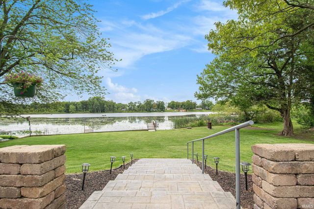 13495 N Hillside Drive, Syracuse, IN 46567