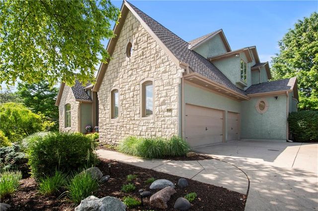 13210 Outlook Street, Overland Park, KS 66209