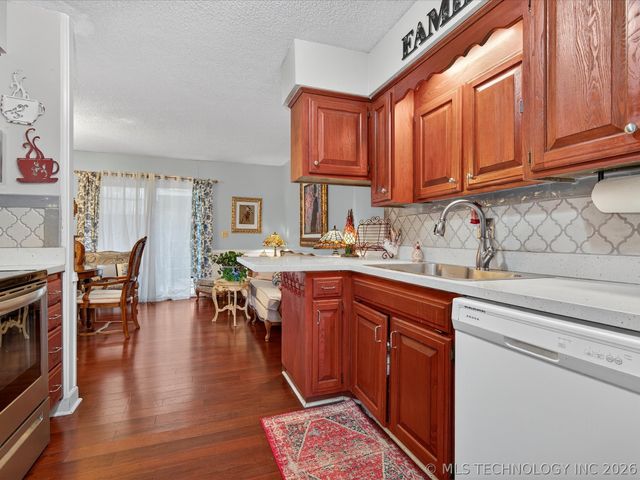 3200 E Price Road 33, Bartlesville, OK 74006