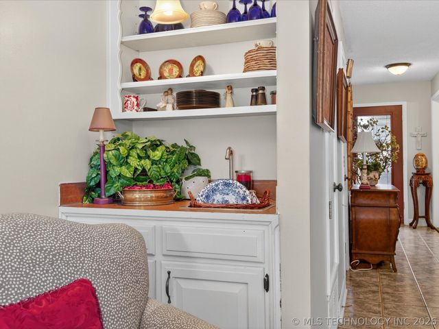 3200 E Price Road 33, Bartlesville, OK 74006