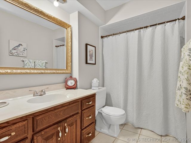 3200 E Price Road 33, Bartlesville, OK 74006