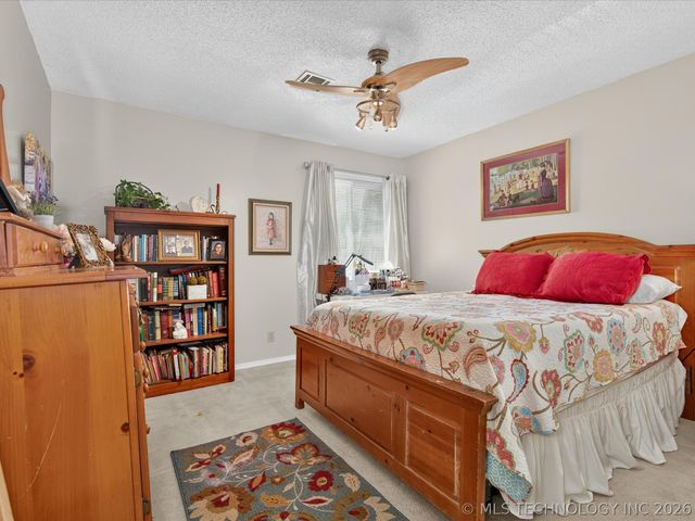 3200 E Price Road 33, Bartlesville, OK 74006