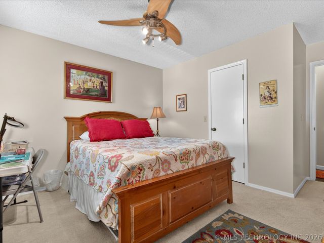 3200 E Price Road 33, Bartlesville, OK 74006