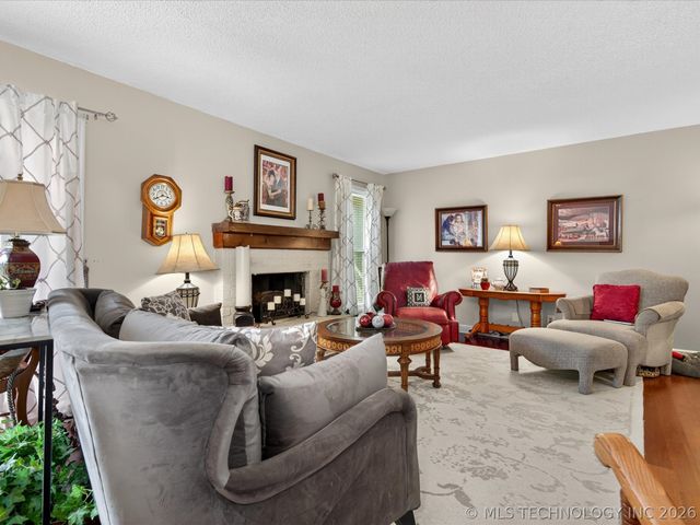 3200 E Price Road 33, Bartlesville, OK 74006