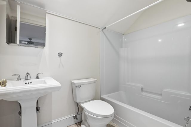 10 Highland Ridge Road, New London, NH 03257