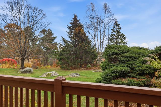 10 Highland Ridge Road, New London, NH 03257