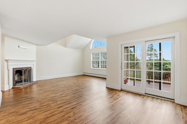 10 Highland Ridge Road, New London, NH 03257