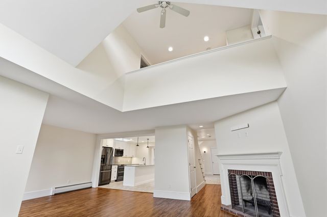 10 Highland Ridge Road, New London, NH 03257