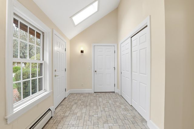 10 Highland Ridge Road, New London, NH 03257