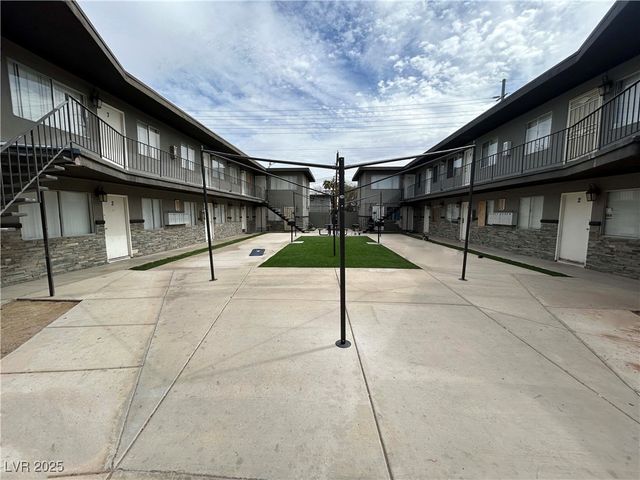 2626 Lynnwood Street 2, Las Vegas, NV 89109