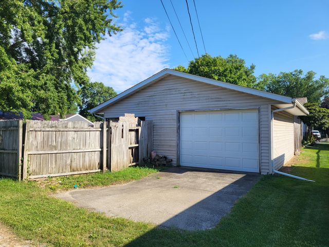 907 Division Street, La Porte, IN 46350