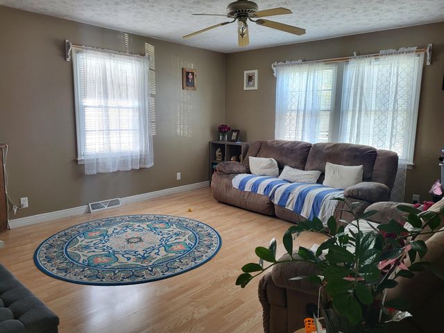 907 Division Street, La Porte, IN 46350