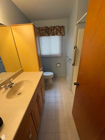 32245 Wareham Drive, Warren, MI 48092