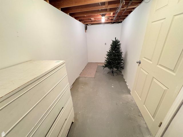 32245 Wareham Drive, Warren, MI 48092