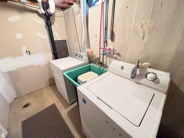 32245 Wareham Drive, Warren, MI 48092