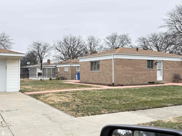 32245 Wareham Drive, Warren, MI 48092